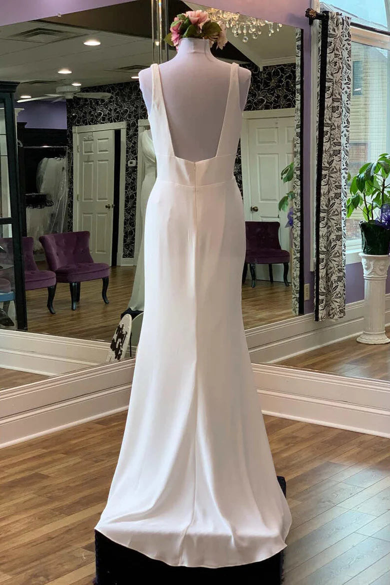 Vestido de novia largo con escote en V y espalda cuadrada